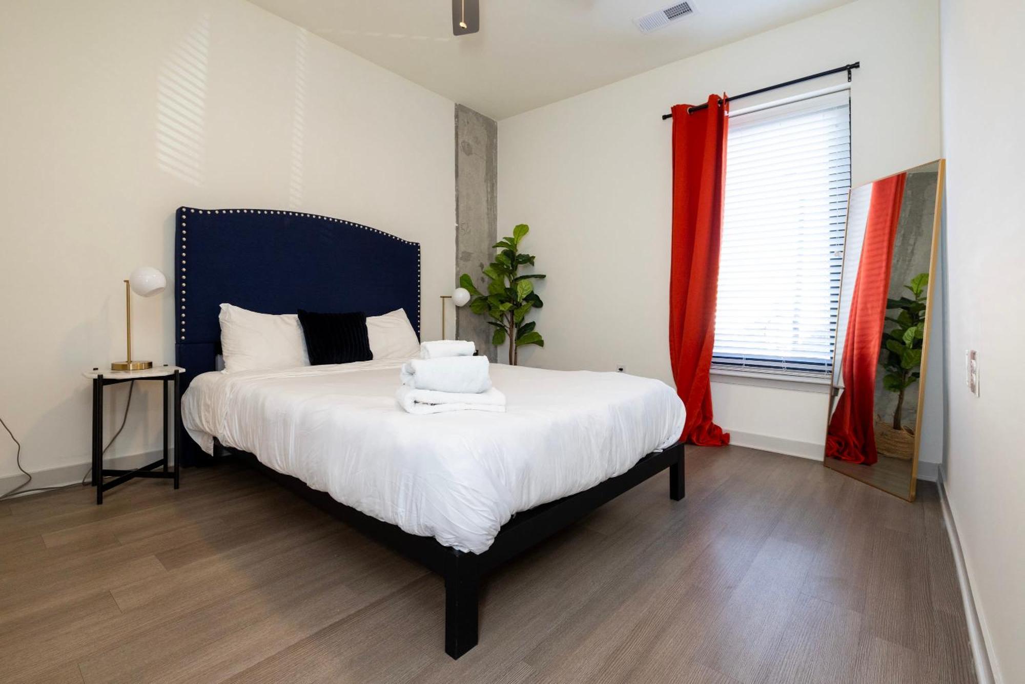Modern Nulu 2br Cozysuites Unit 03 Louisville