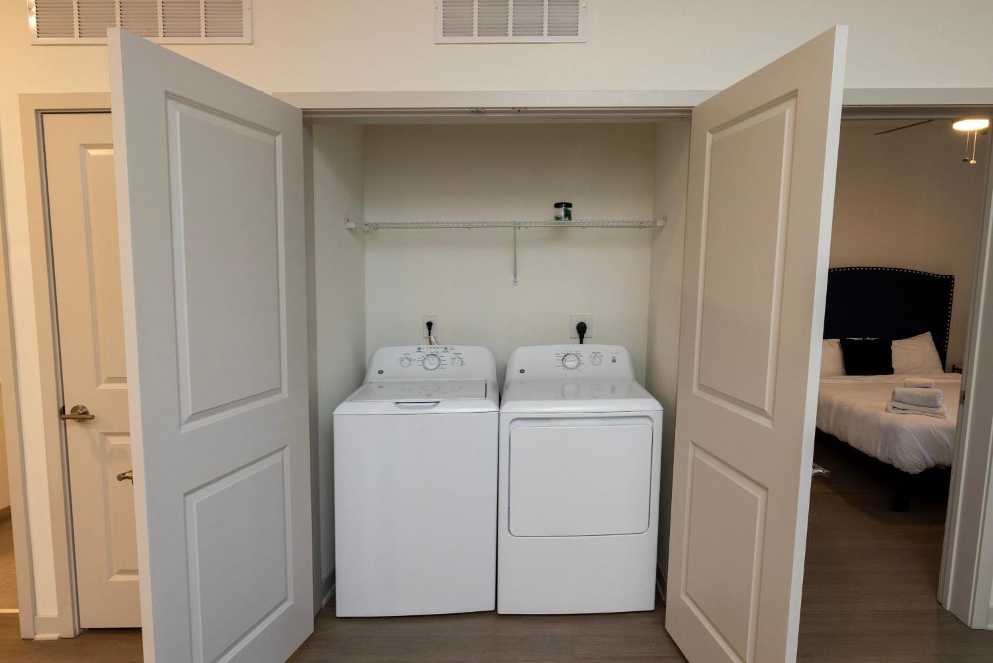 Modern Nulu 2br Cozysuites Unit 03 *