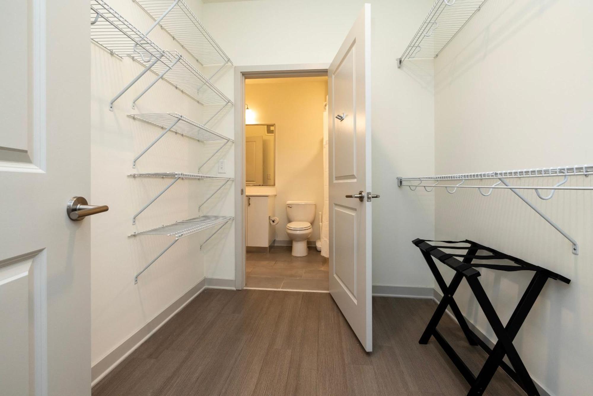Modern Nulu 2br Cozysuites Unit 03