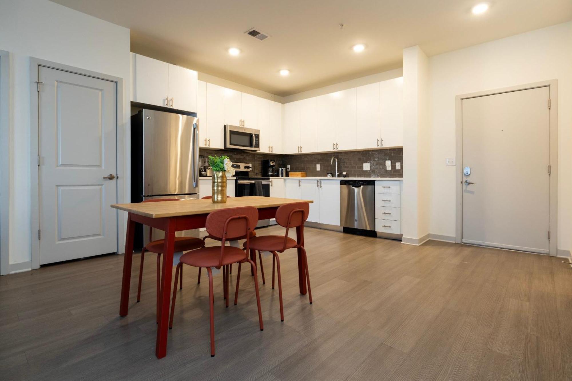 Modern Nulu 2br Cozysuites Unit 03 *